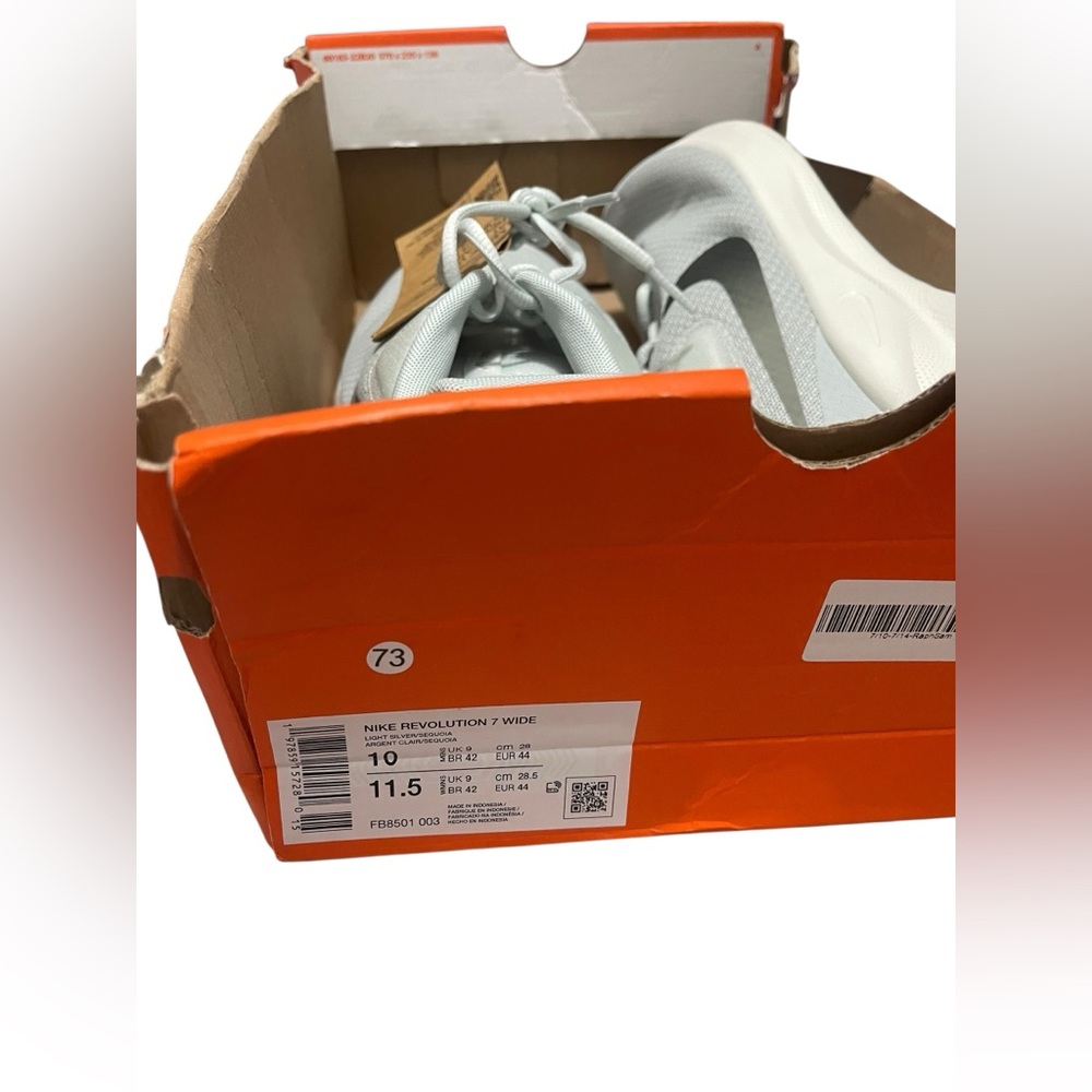 Nike Revolution 7 Wide Light Gray Sneakers - Picture 3 of 11